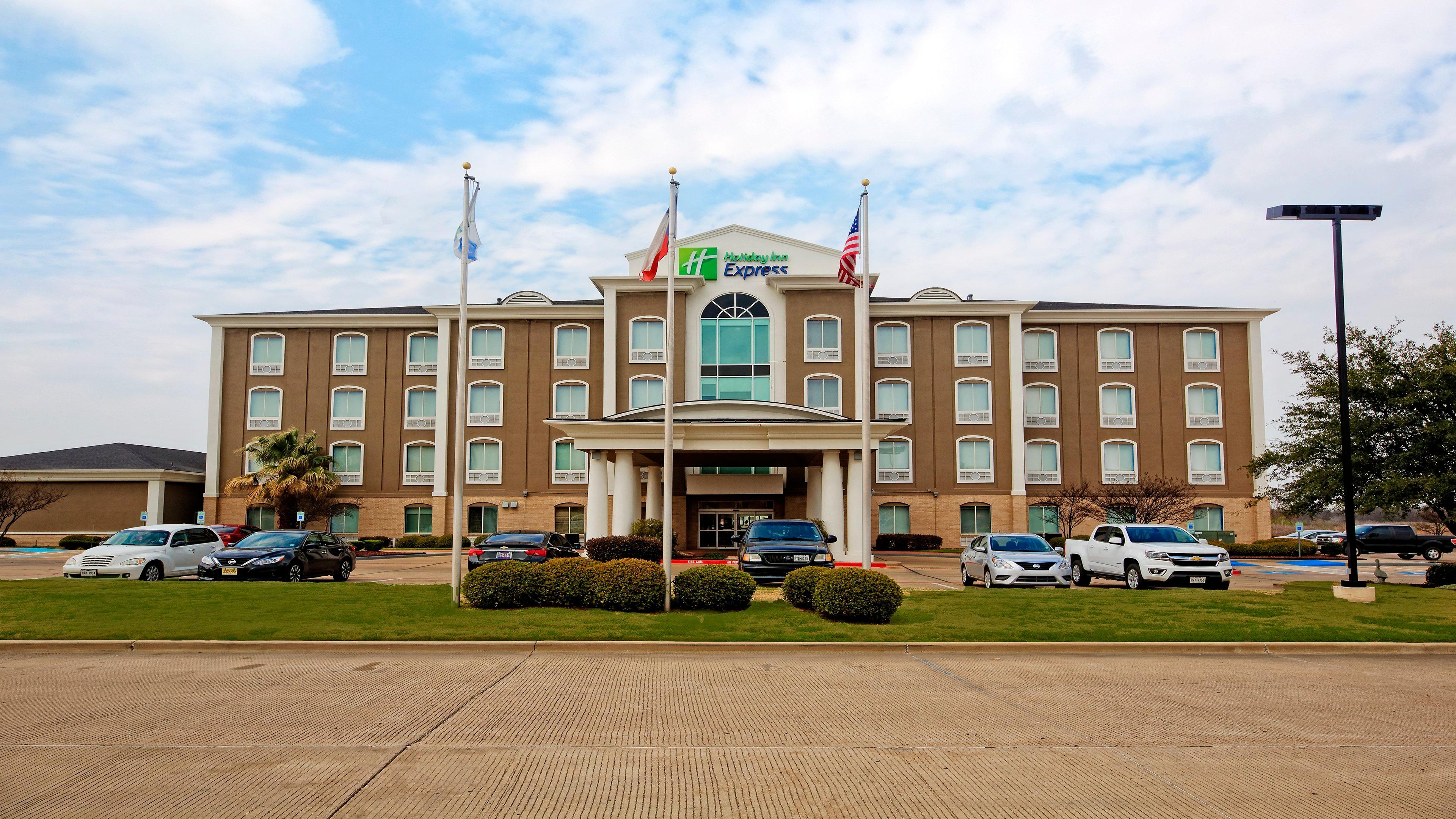 Holiday Inn Express Hotel And Suites Corsicana I-45 By Ihg Exterior photo