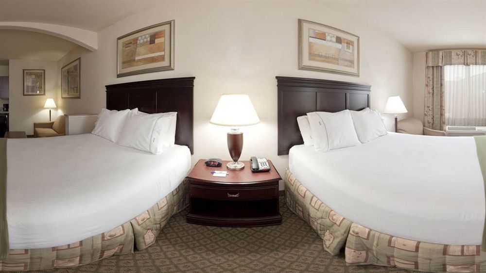 Holiday Inn Express Hotel And Suites Corsicana I-45 By Ihg Exterior photo